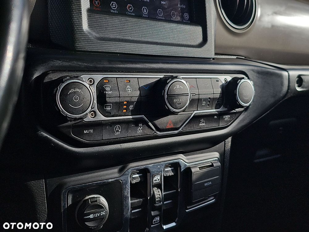 Jeep Wrangler Unlimited GME 2.0 Turbo Sport - 25