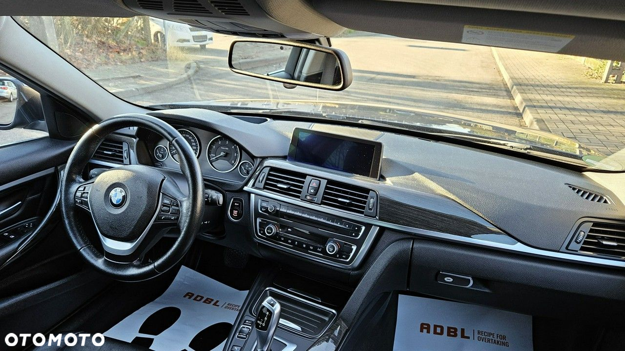 BMW Seria 3 320d Touring Luxury Line - 22
