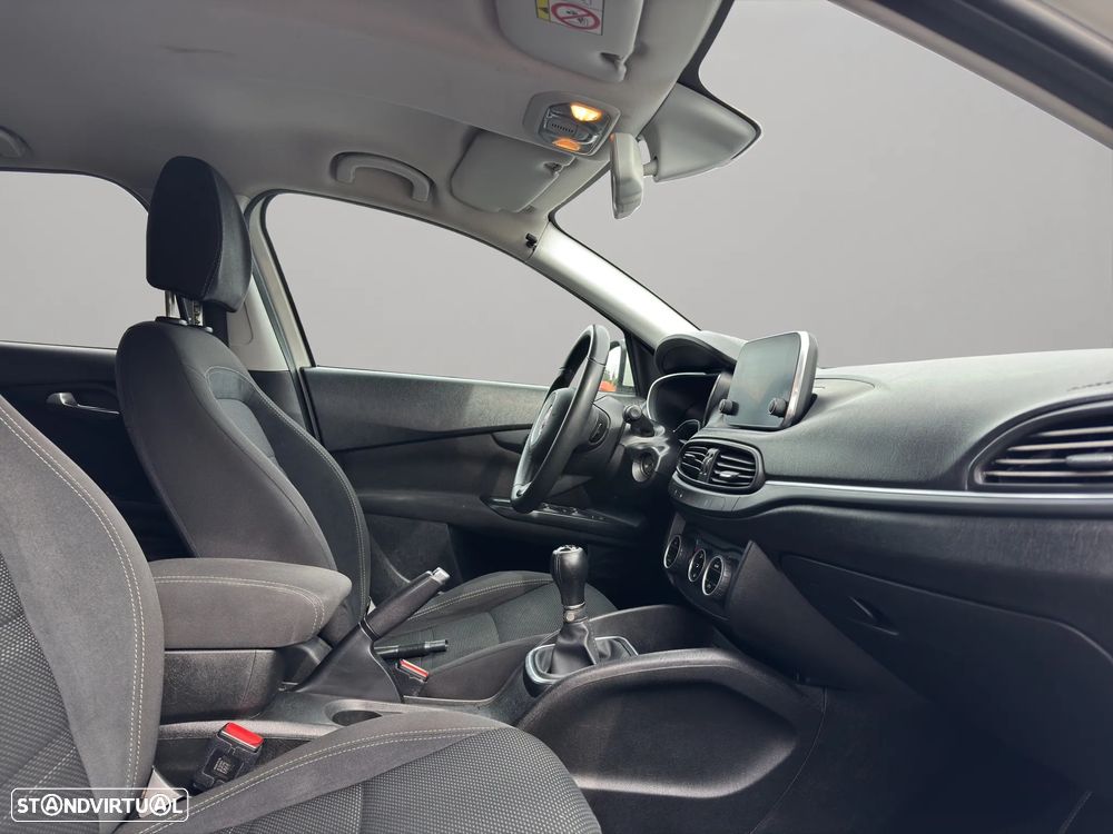 Fiat Tipo Station Wagon 1.3 M-Jet Lounge - 18