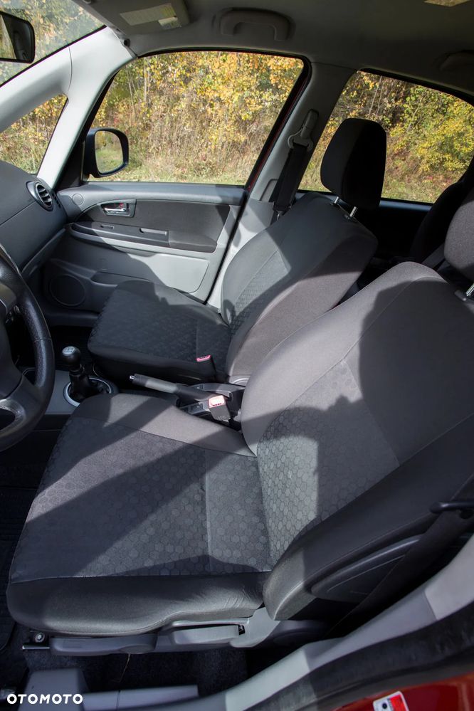 Suzuki SX4 - 10