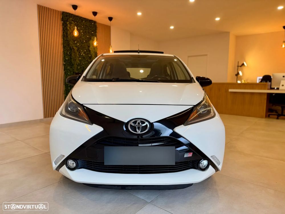 Toyota Aygo x-wave - 2