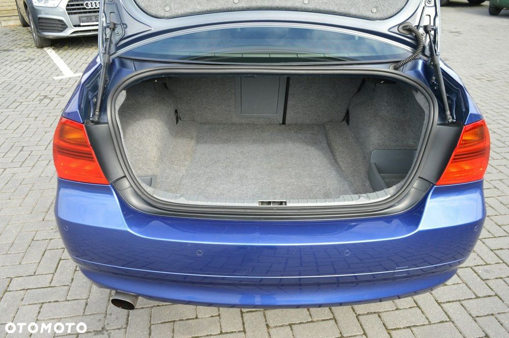 BMW Seria 3 318i - 35