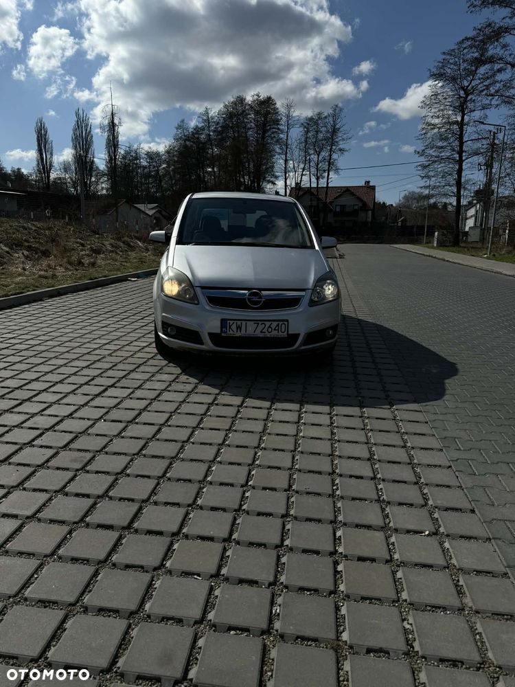 Opel Zafira 1.9 CDTI Cosmo - 2