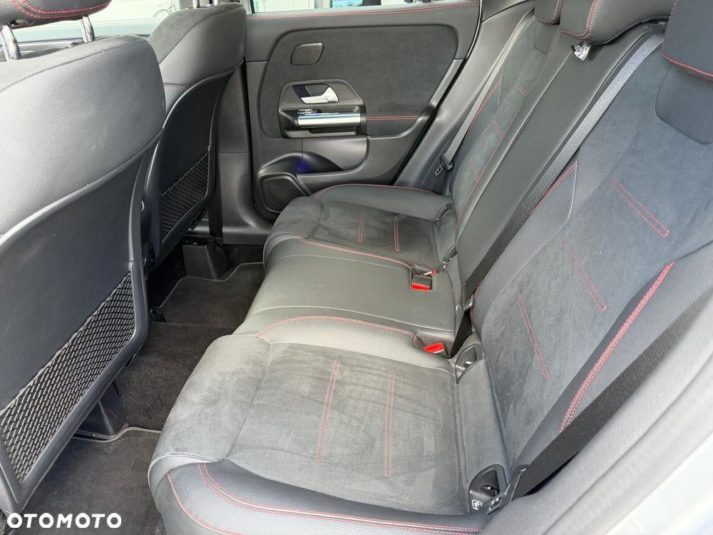 Mercedes-Benz GLA 200 AMG Line - 12