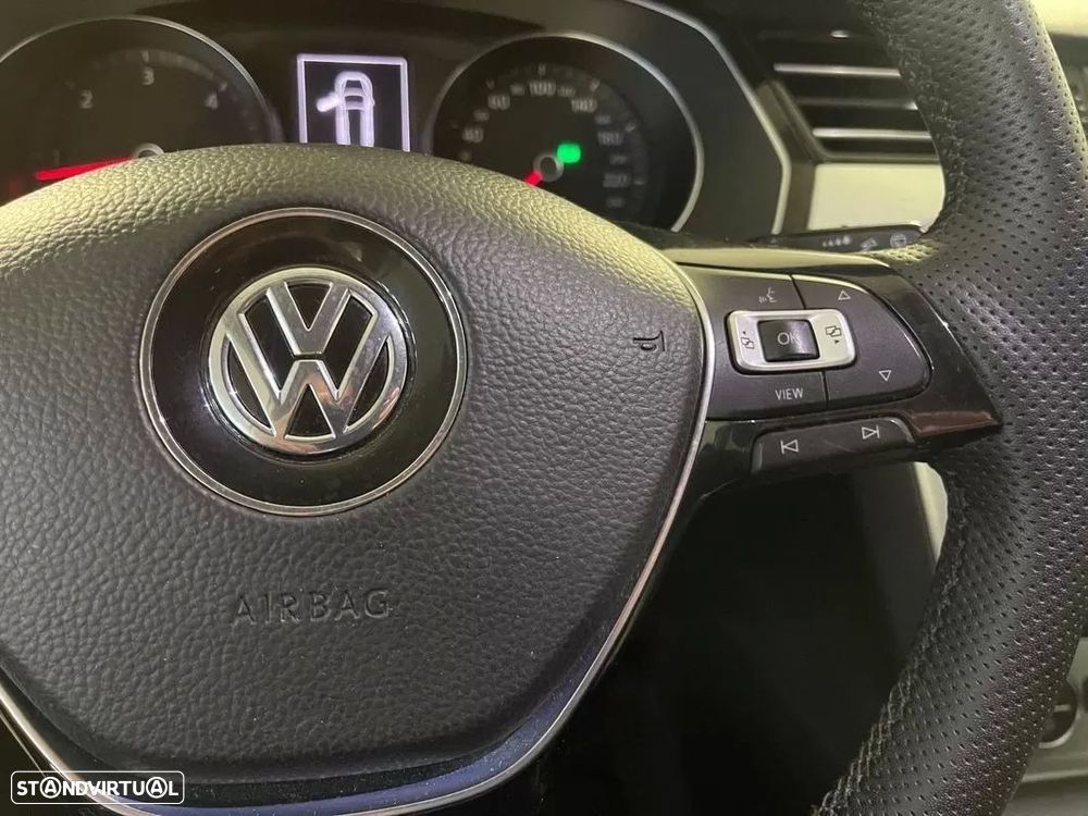 VW Passat Variant 2.0 TDI Elegance DSG - 24