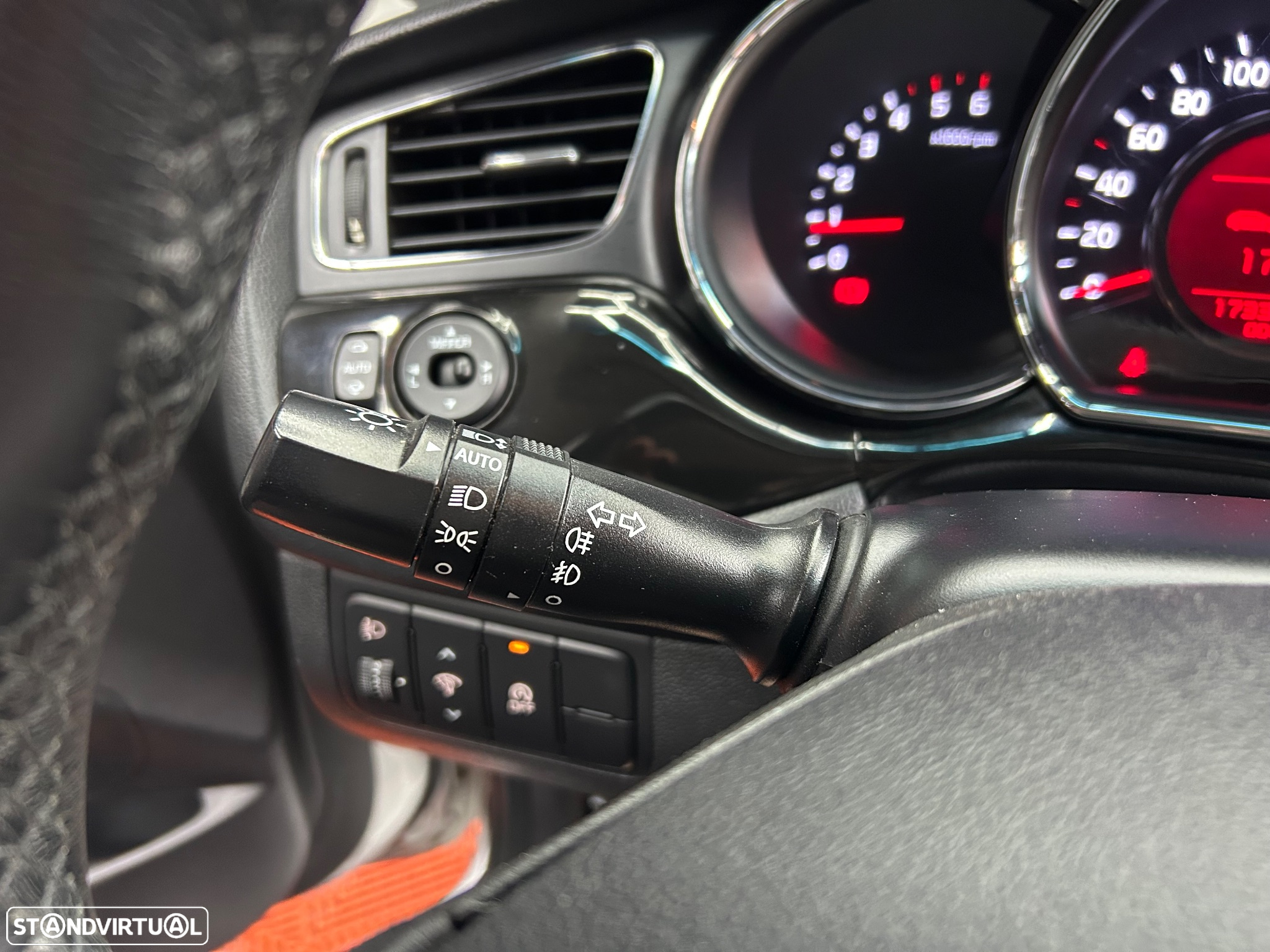 Kia Ceed 1.6 CRDi ECO - 40
