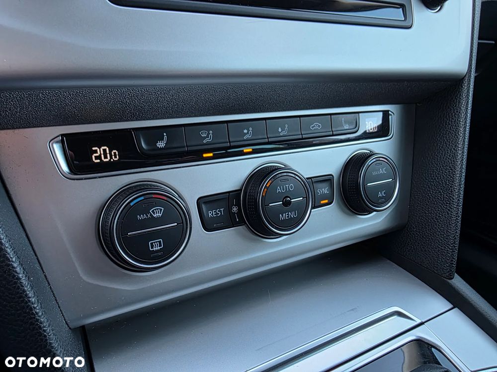 Volkswagen Passat 2.0 TDI BMT Comfortline DSG - 16