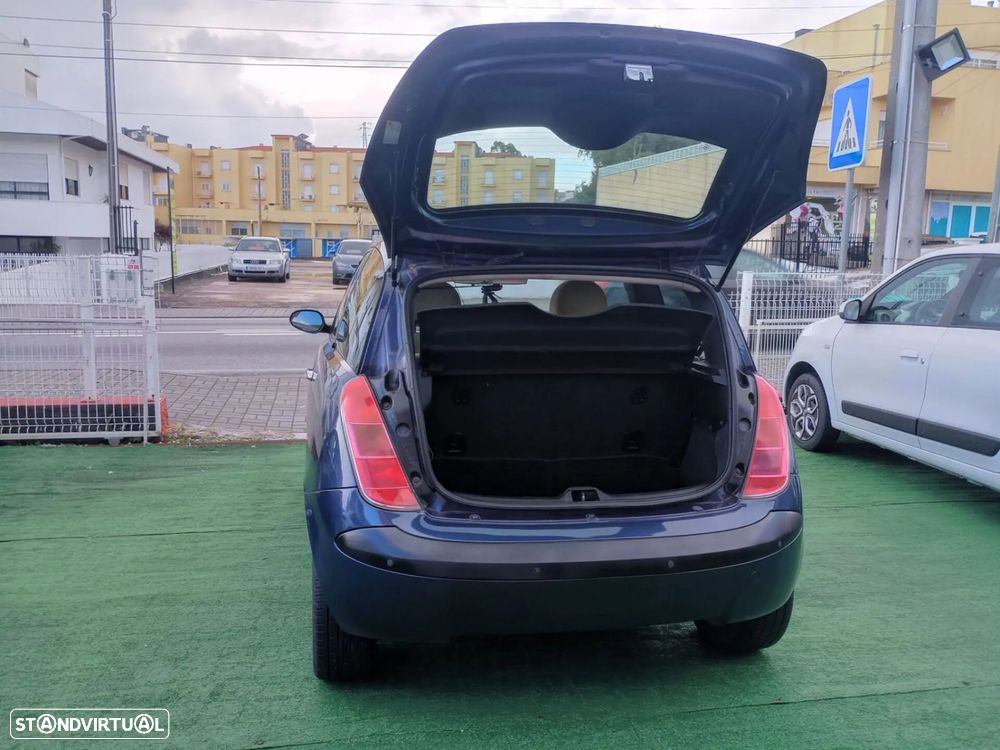 Lancia Ypsilon 1.2 16V Fashion - 10