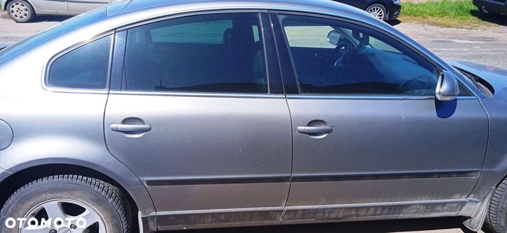 Drzwi lewe prawe przód tył Passat B5 Lift Sedan lak. LD7W - 1