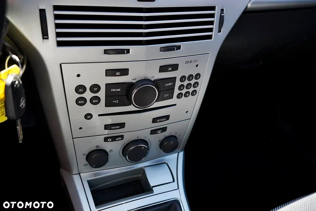 Opel Astra GTC 1.3 CDTI - 20