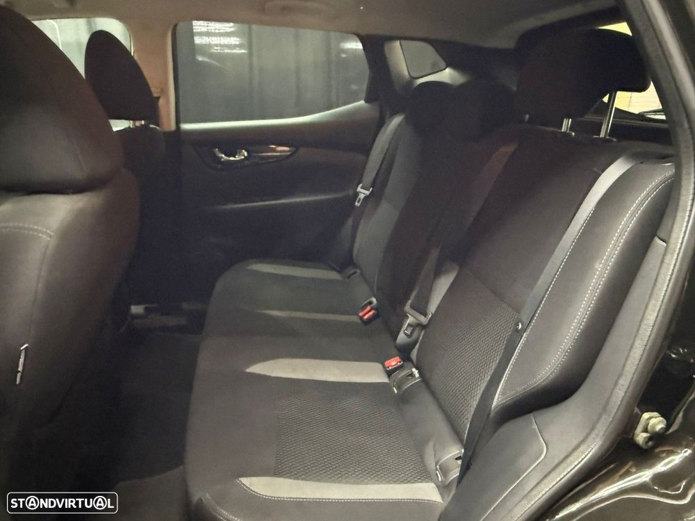 Nissan Qashqai 1.5 dCi N-Connecta J17 DCT - 10