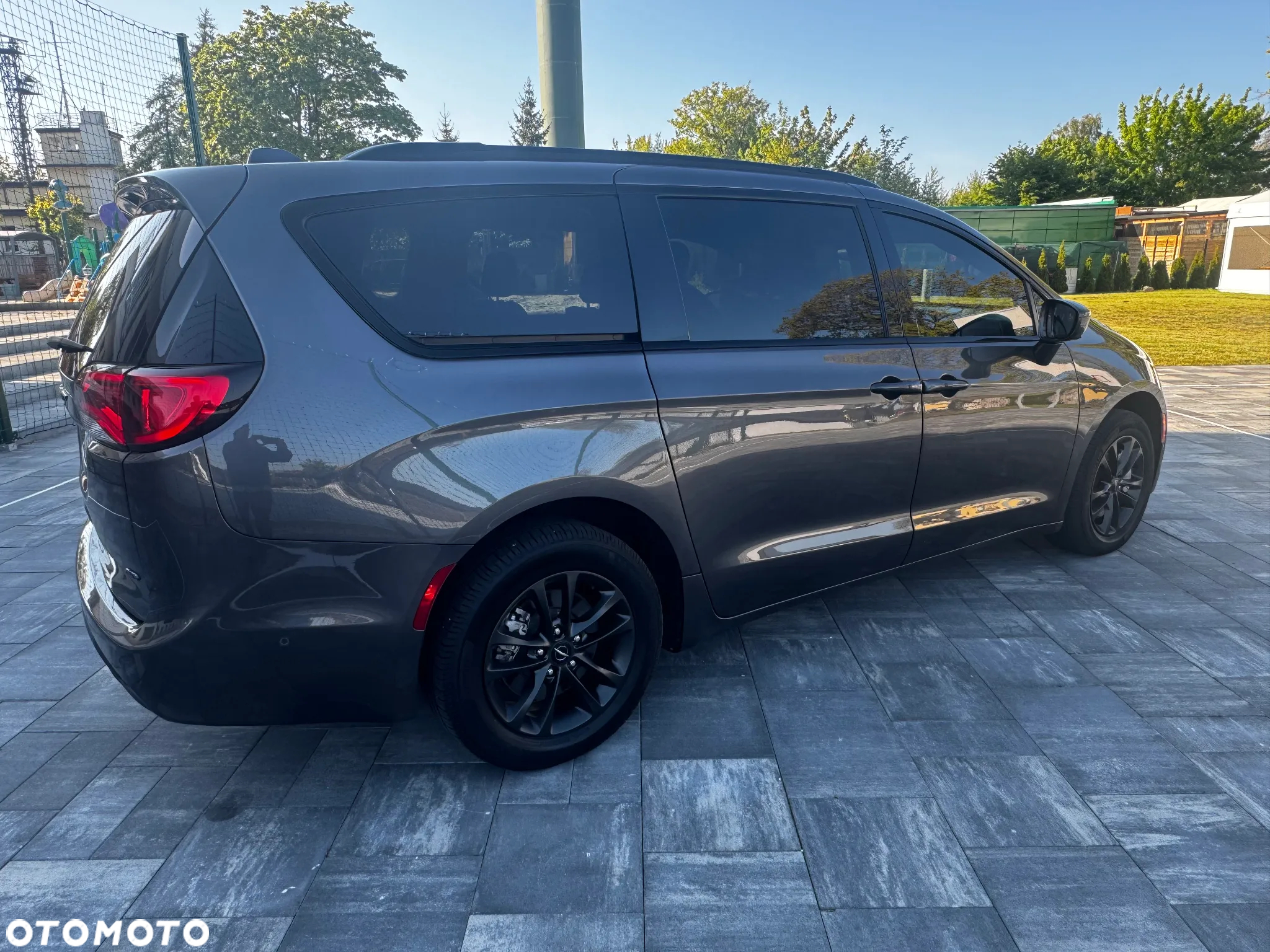 Chrysler Pacifica - 4
