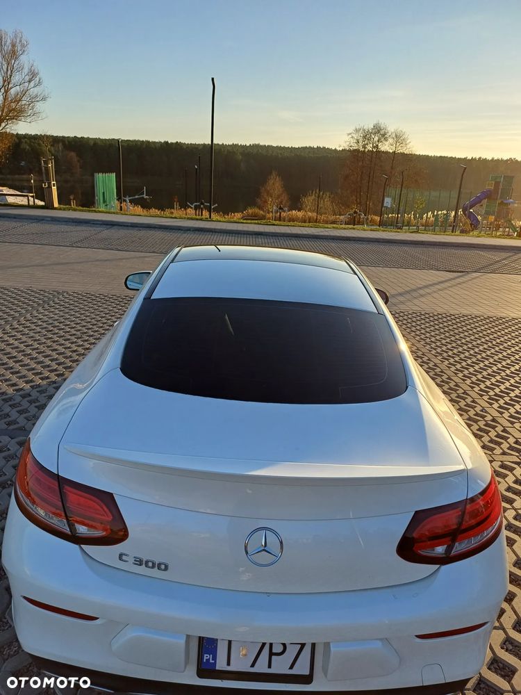 Mercedes-Benz Klasa C 300 9G-TRONIC - 5