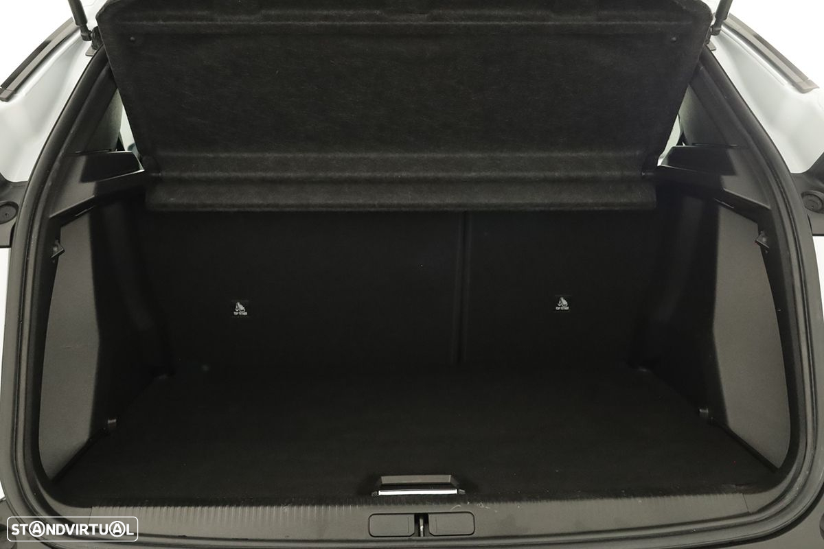Peugeot 2008 1.2 PureTech Allure EAT8 - 23
