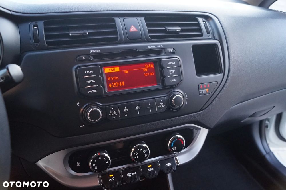 Kia Rio 1.2 Edition 7 - 12