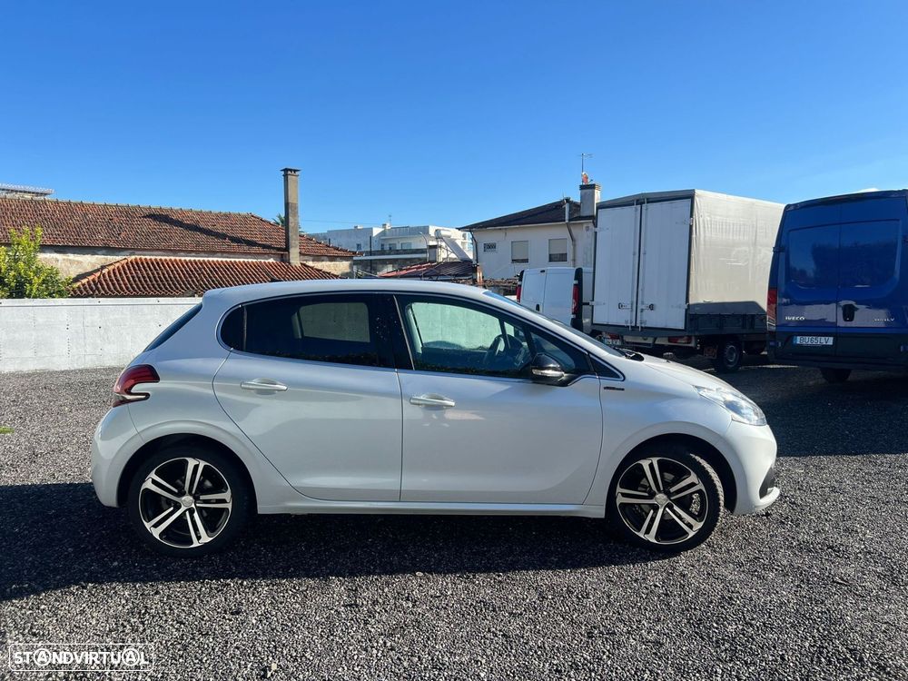 Peugeot 208 1.2 PureTech GT Line - 10