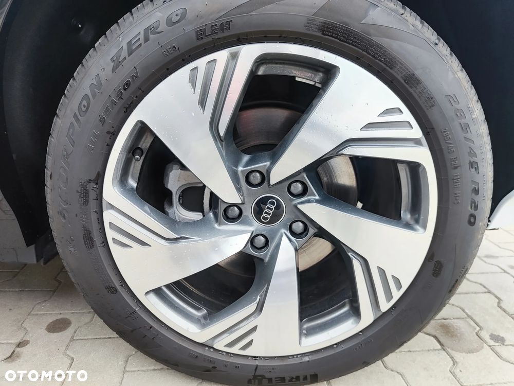 Audi Q6 e-tron - 16