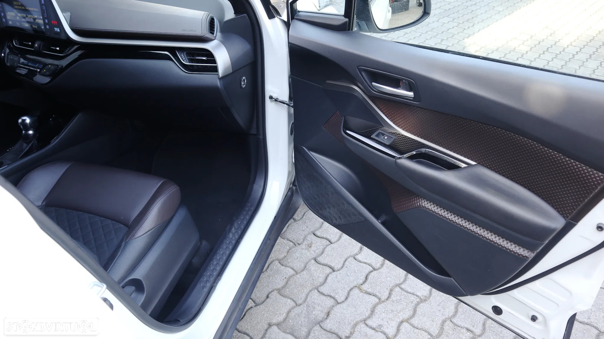 Toyota C-HR 1.8 HSD Exclusive+P.Luxury - 7