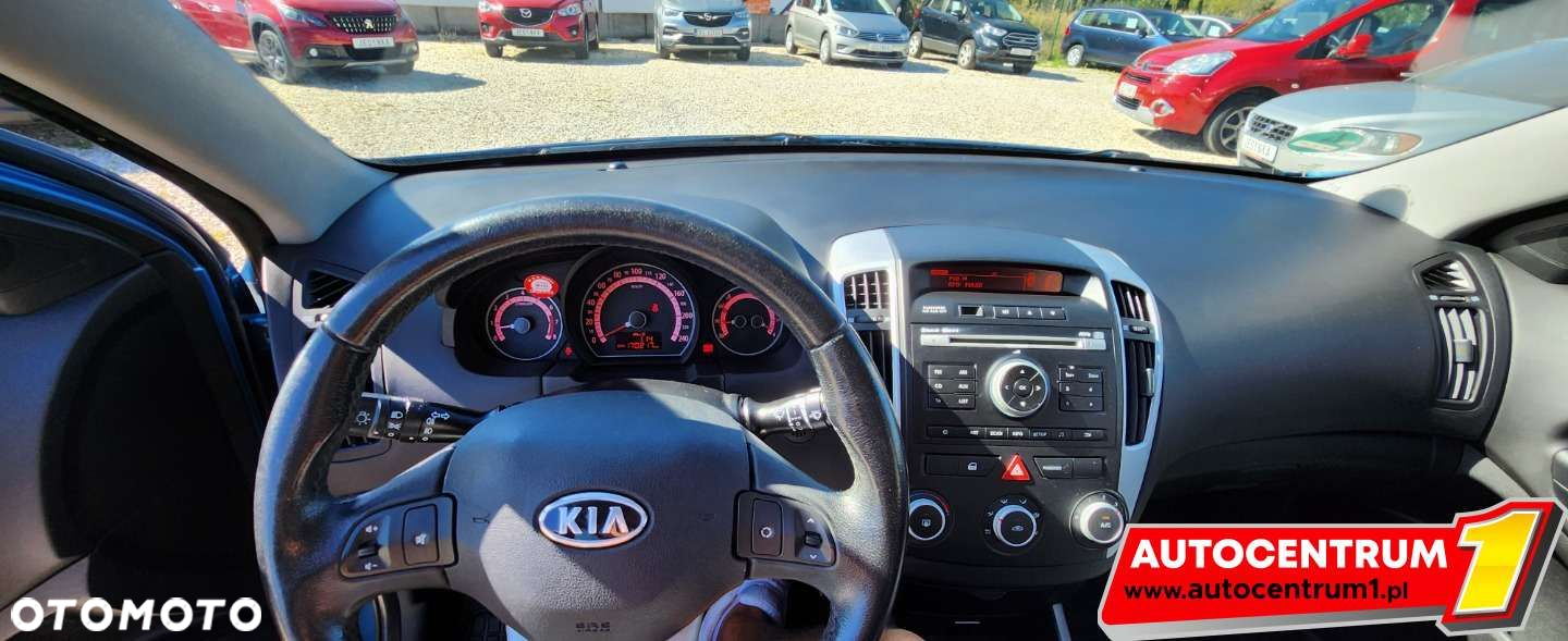 Kia Ceed - 27