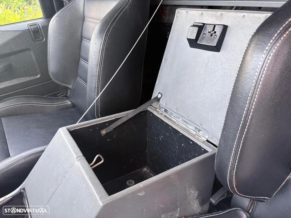 Land Rover Defender 90 2.5 Td5 S - 41
