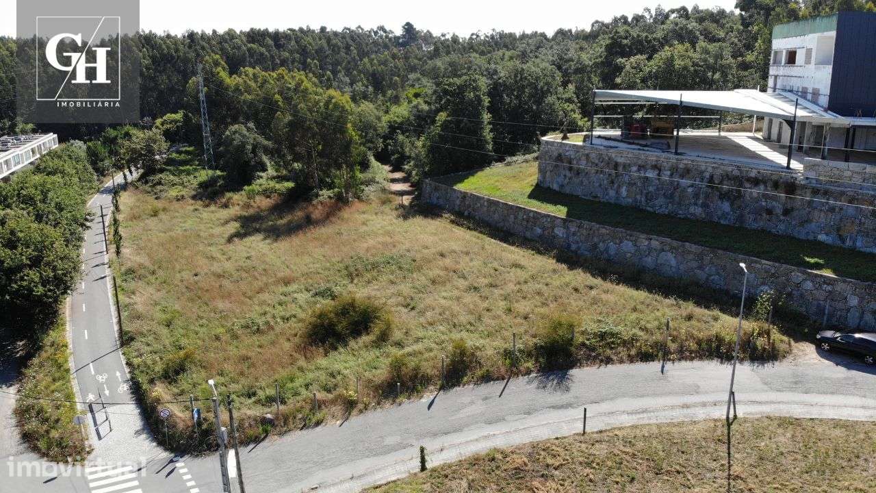 Terreno para Construção de 3 Moradias | Outiz, Vila Nova de Famalicão - Grande imagem: 2/22