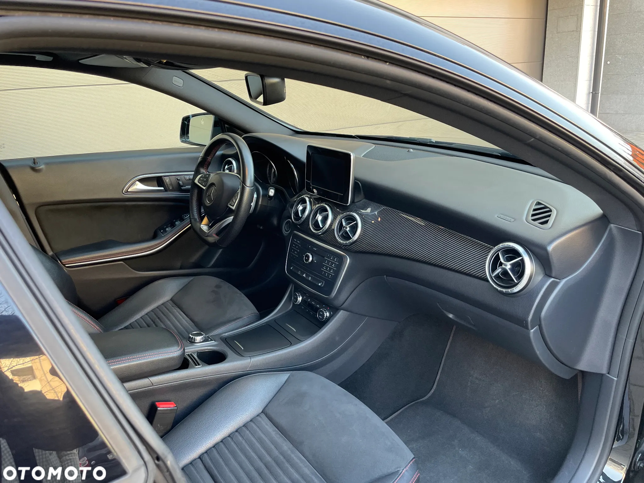Mercedes-Benz CLA 250 4-Matic - 12