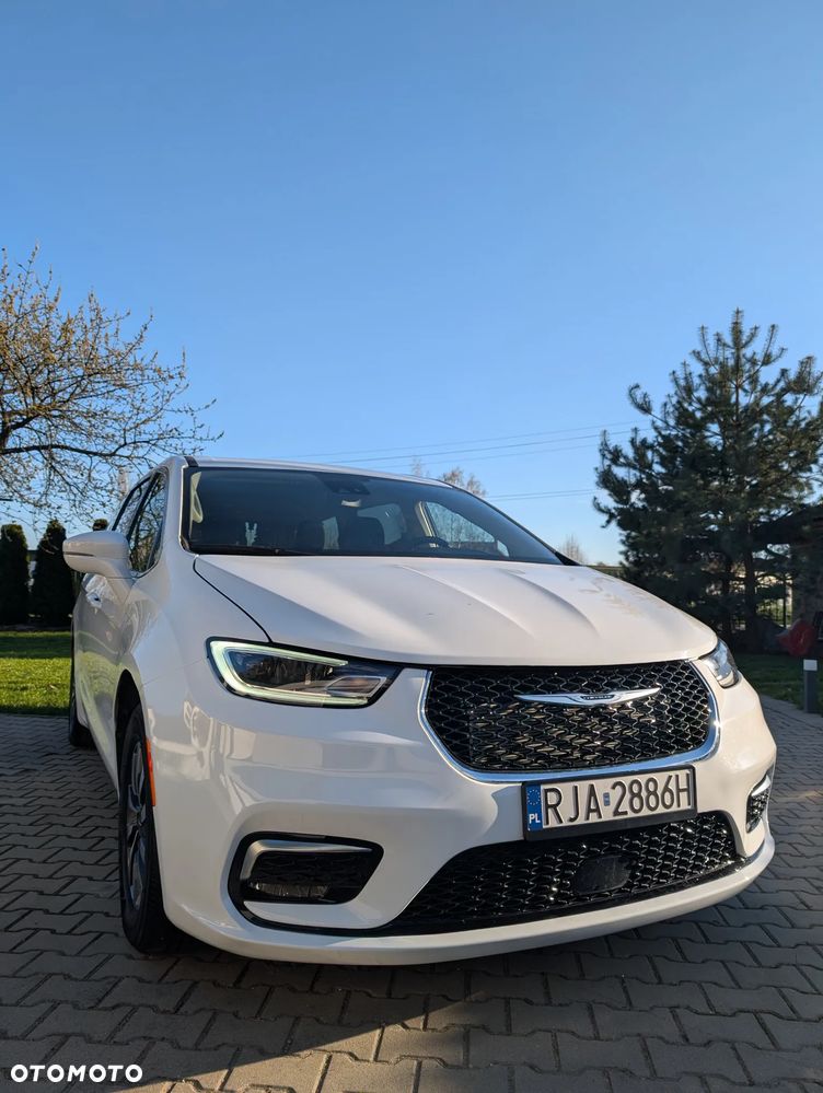 Chrysler Pacifica - 2