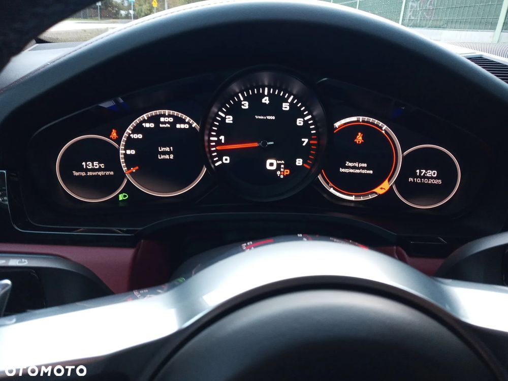 Porsche Cayenne Standard - 12