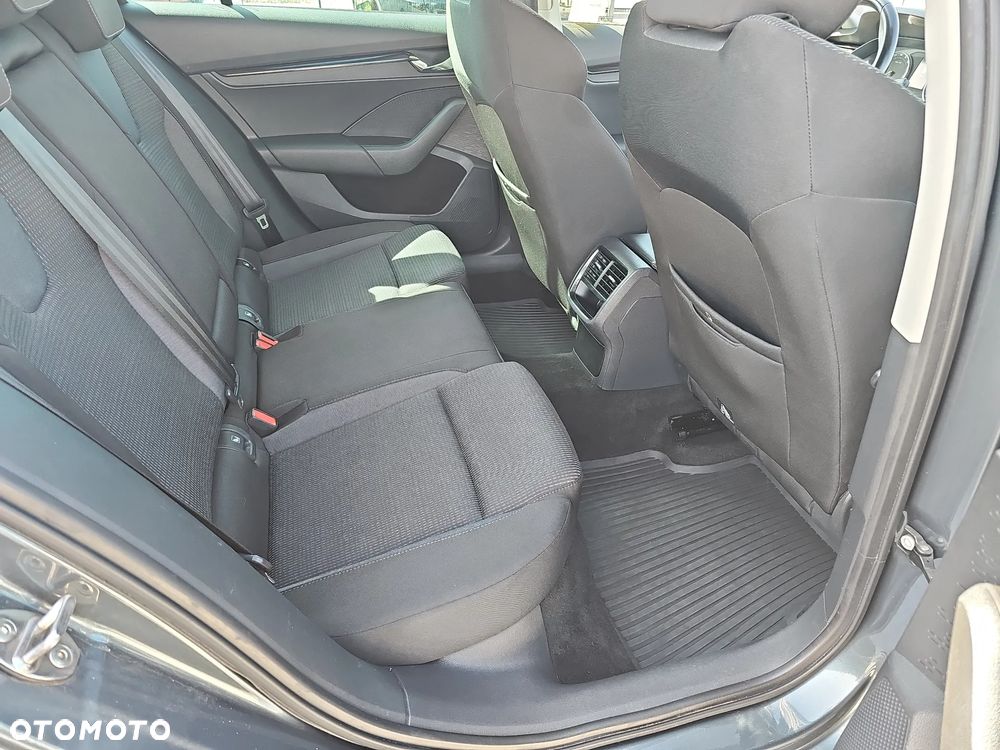 Skoda Octavia 2.0 TDI Ambition DSG - 22