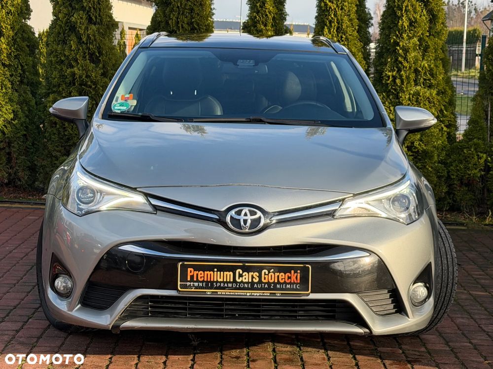 Toyota Avensis 2.0 D-4D Premium - 35