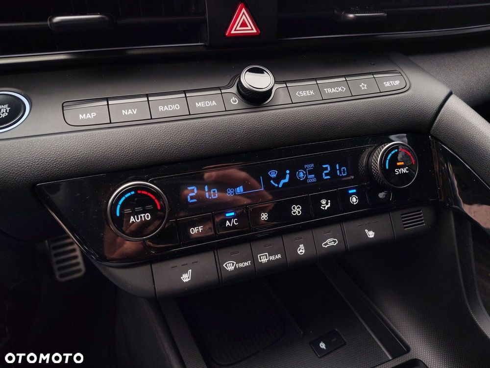 Hyundai Elantra - 24