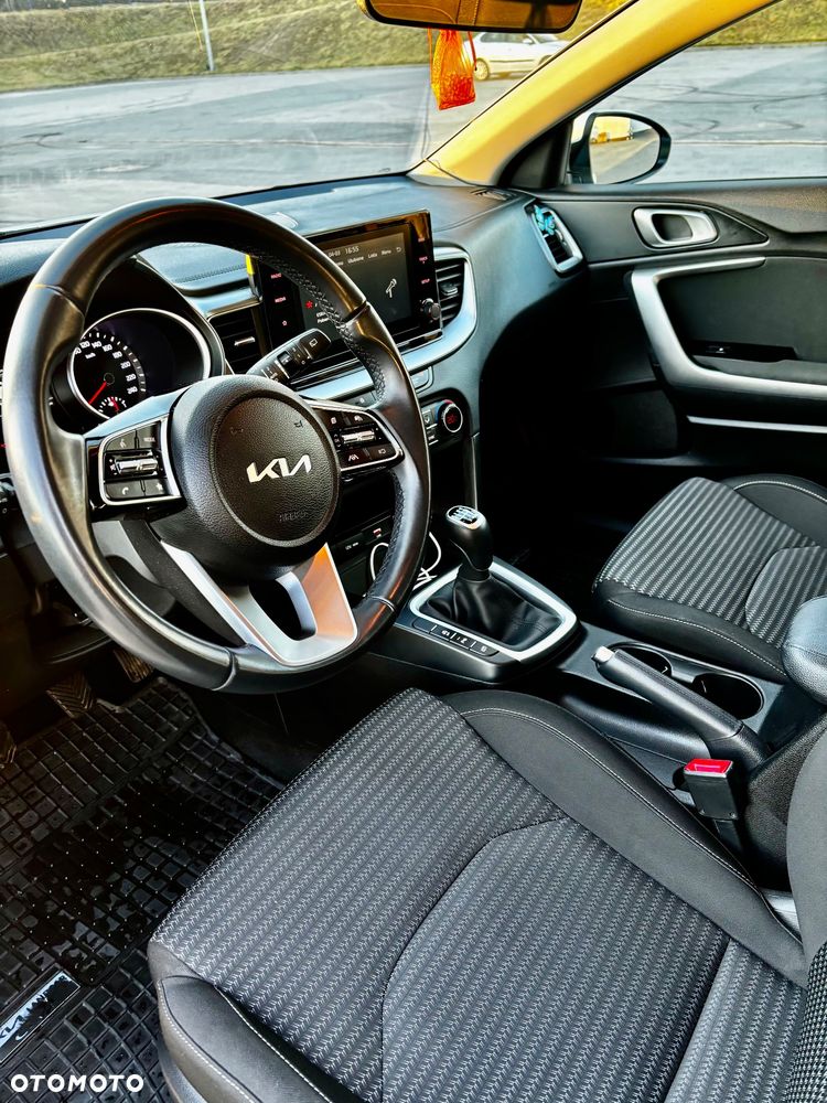 Kia Ceed 1.5 T-GDI M - 3