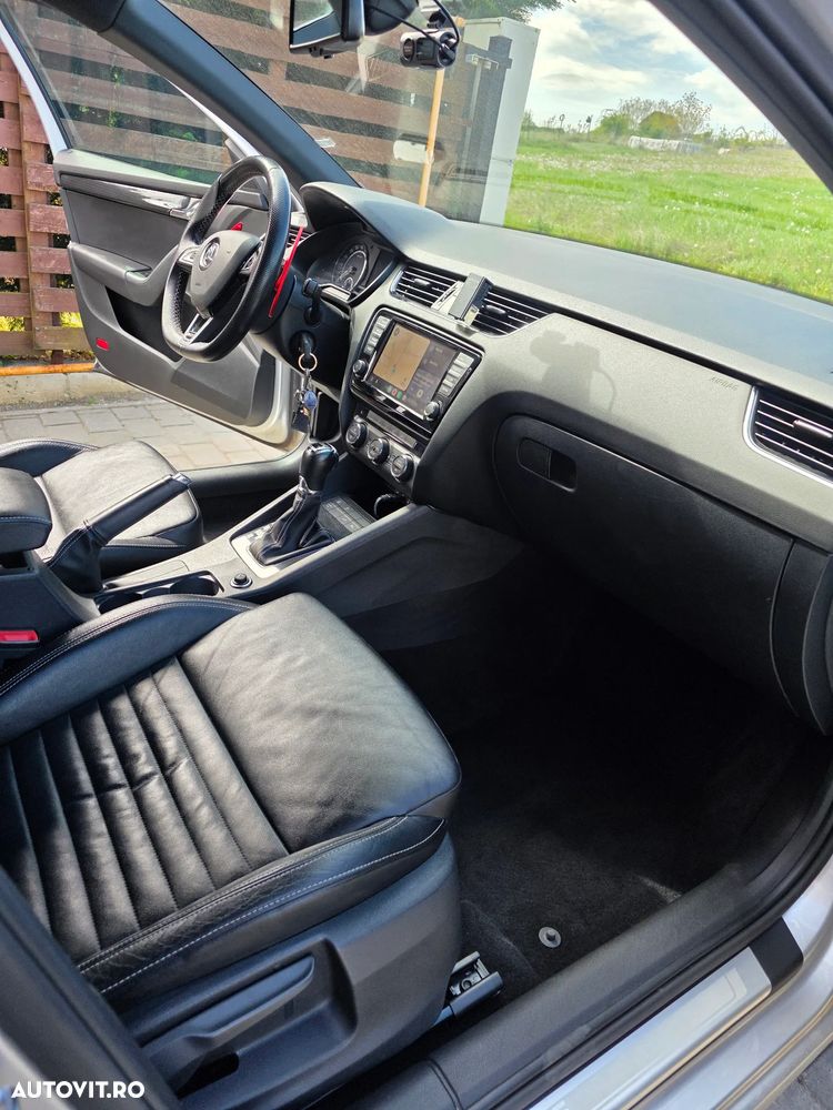 Skoda Octavia 2.0 TDI DSG RS - 10
