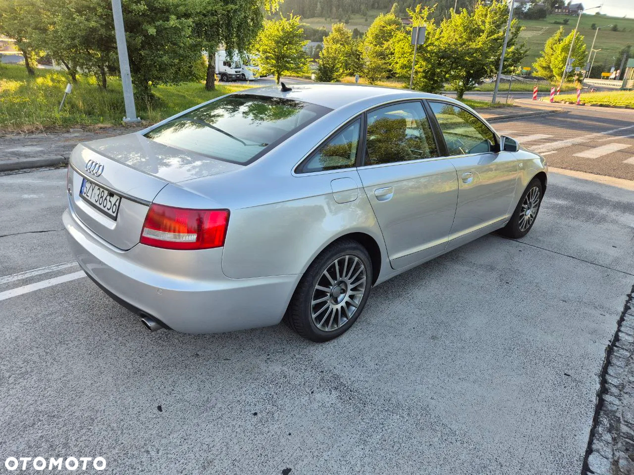 Audi A6 2.4 - 6
