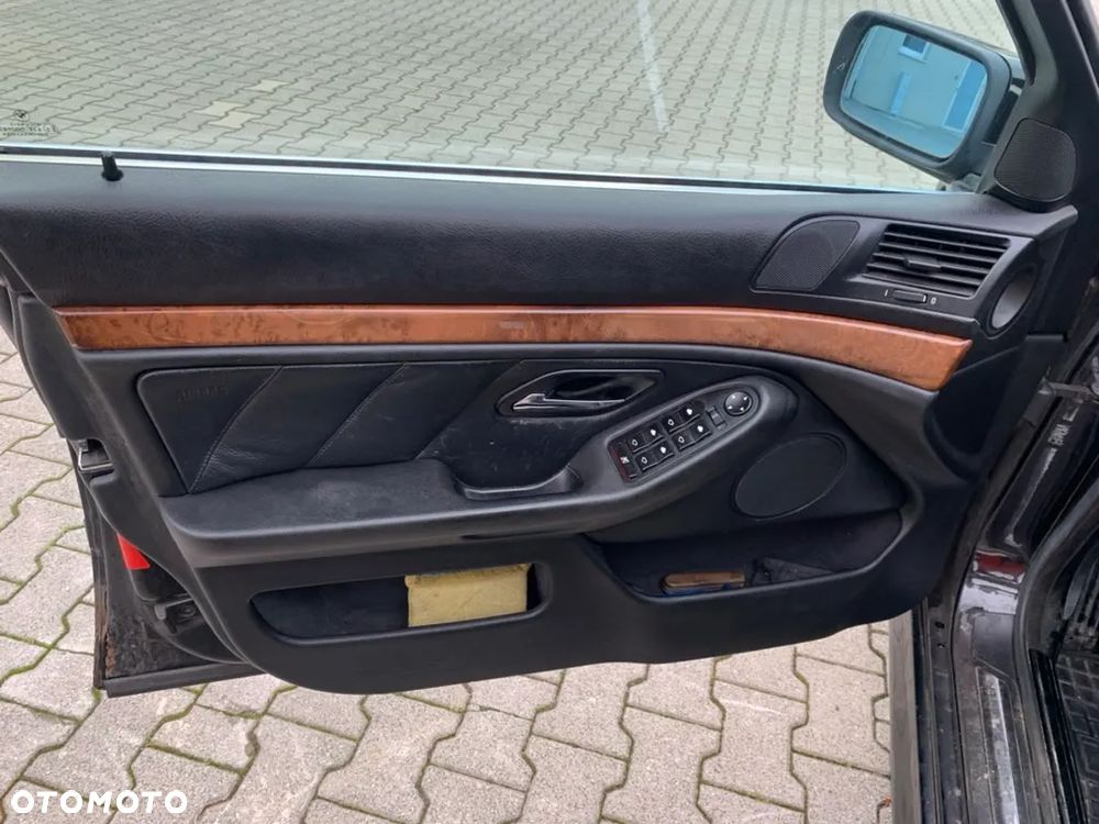 BMW Seria 5 520i - 8