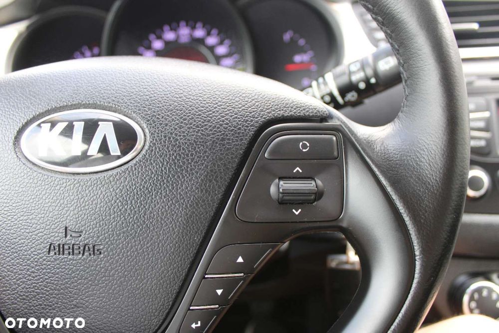 Kia Ceed - 32