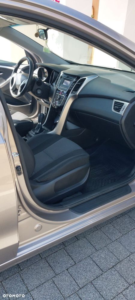 Hyundai i30 1.4 Classic + - 10