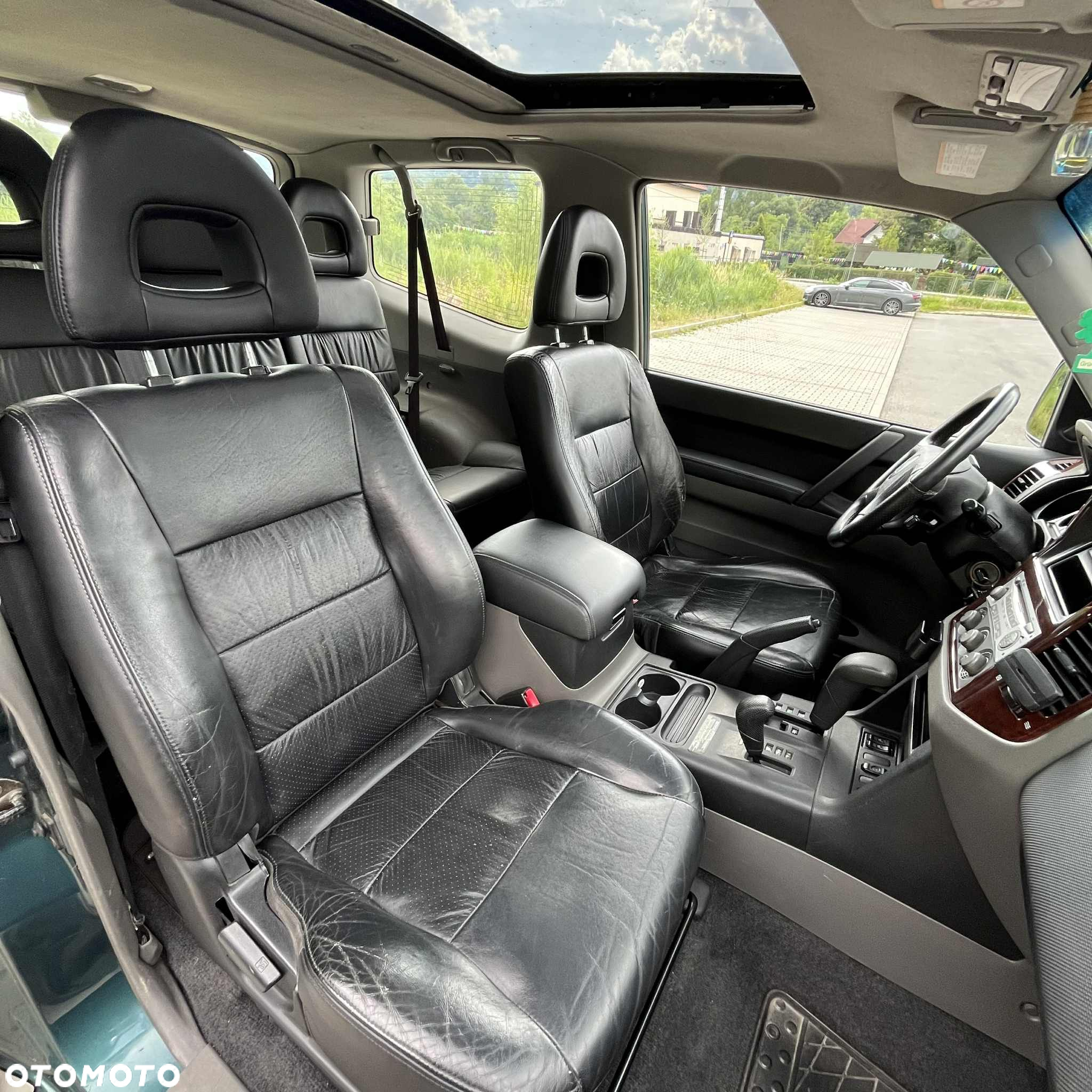 Mitsubishi Pajero - 29
