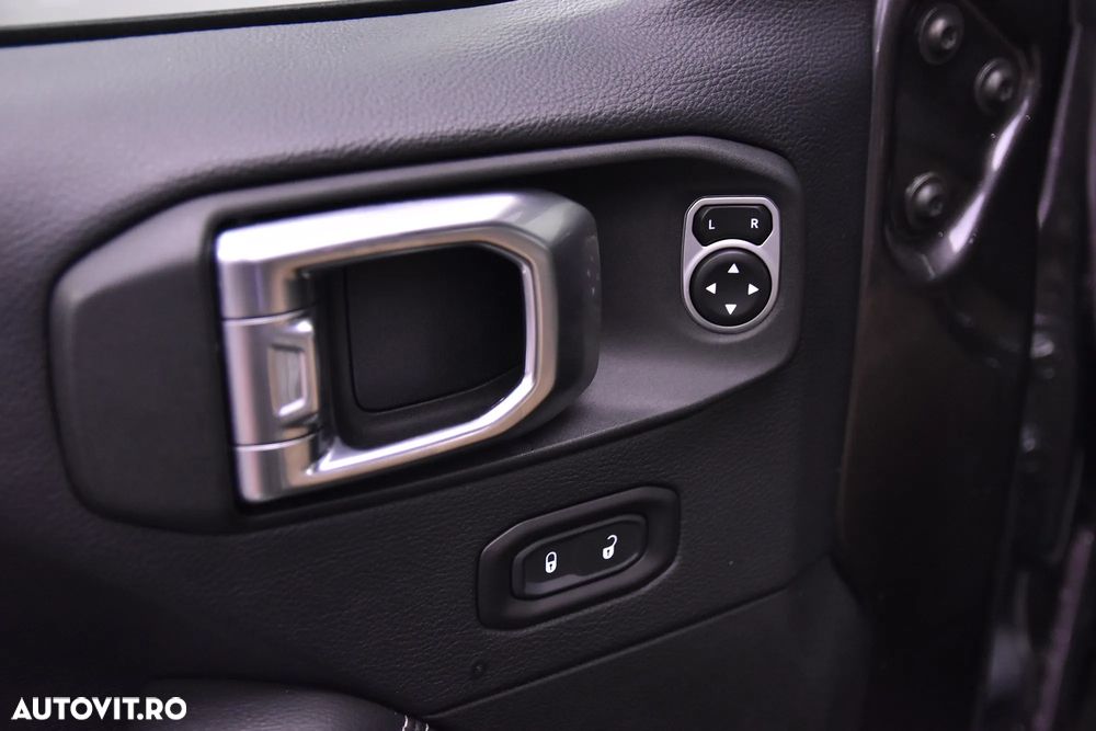 Jeep Wrangler Unlimited 2.2 CRD AT8 Sahara - 14