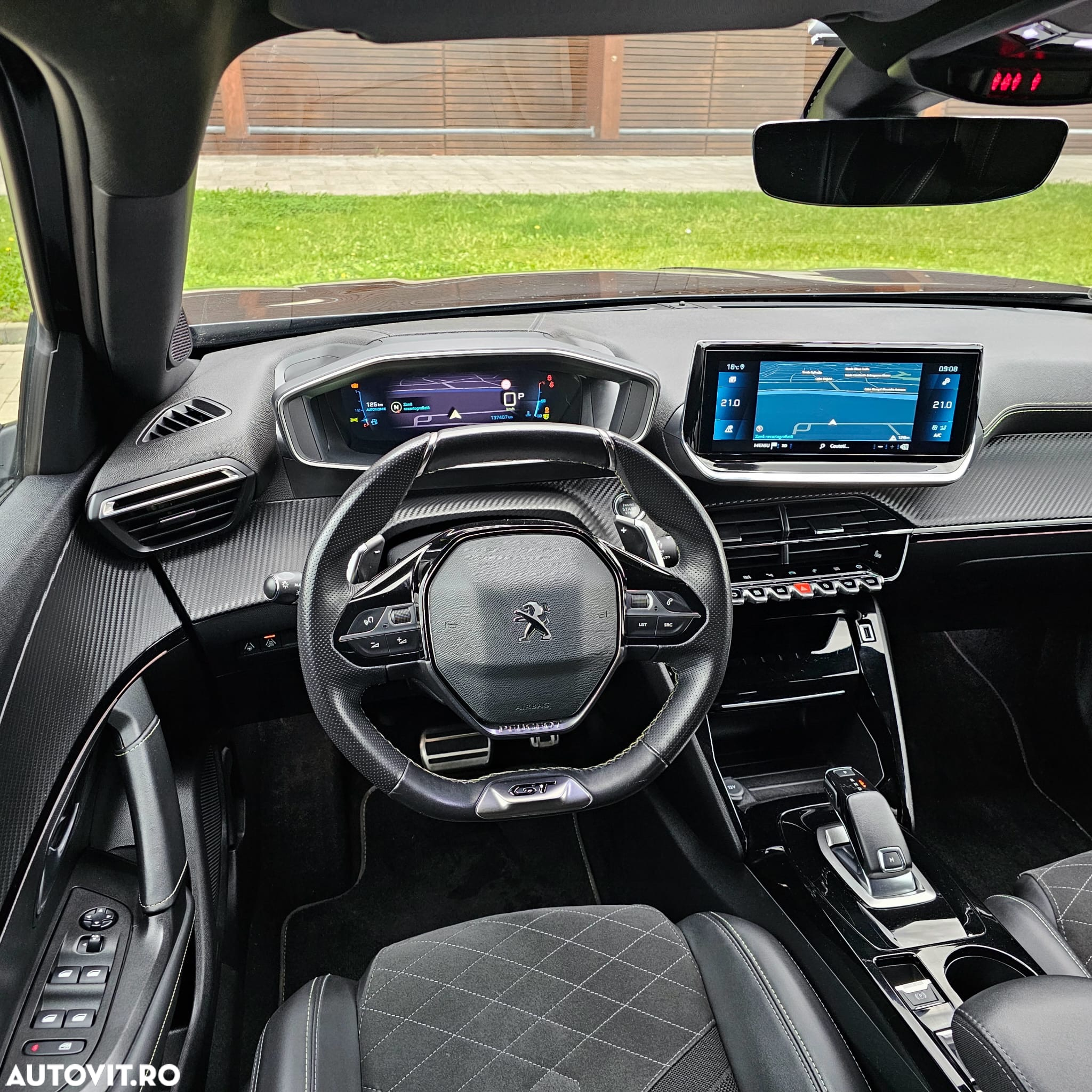 Peugeot 2008 BlueHDi 130 EAT8 GT Pack - 12