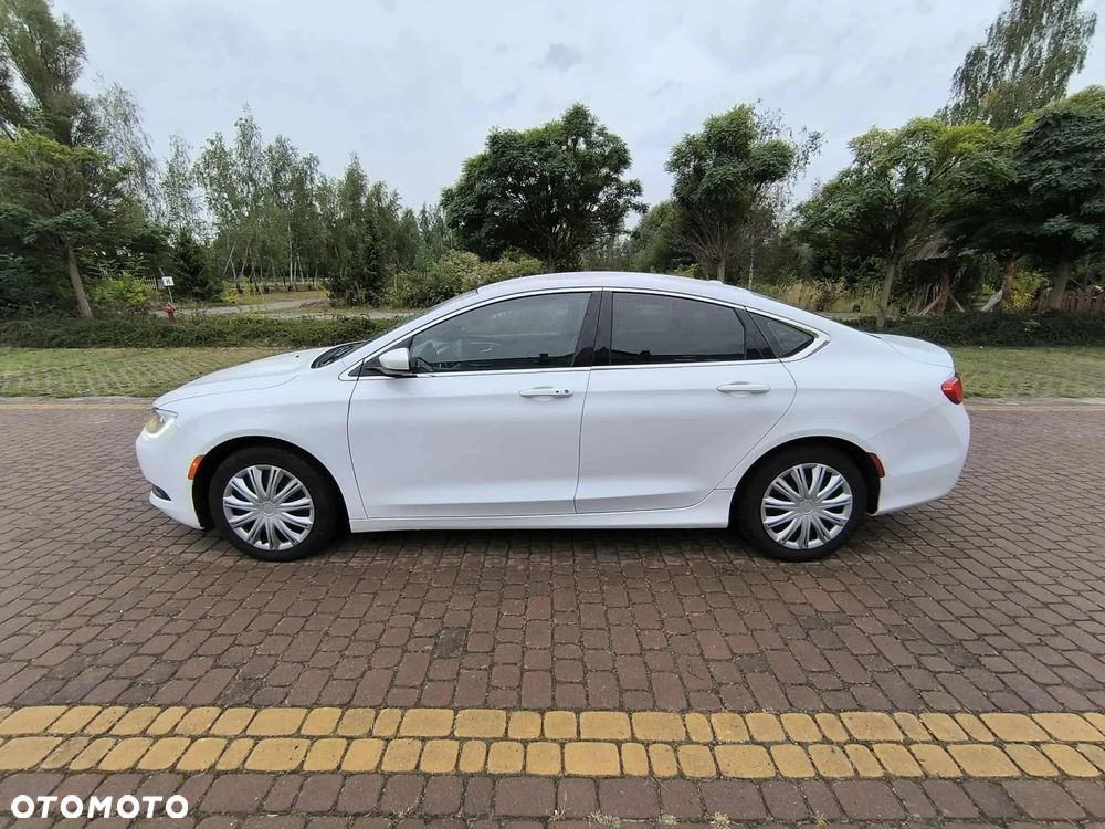 Chrysler 200 - 5