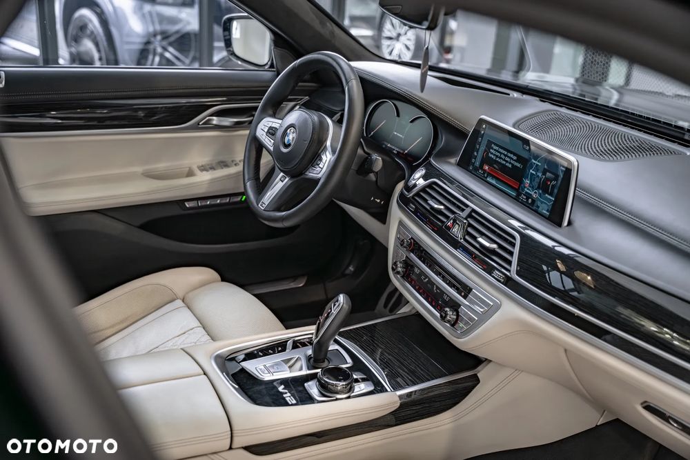 BMW Seria 7 M760Li xDrive - 39