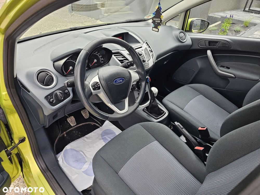 Ford Fiesta - 12