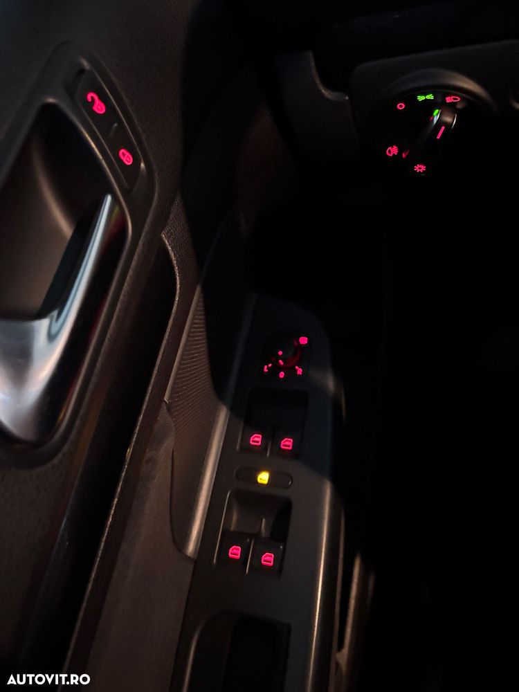 Volkswagen Golf 1.6 TDI DPF Style - 23