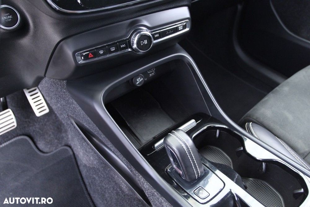 Volvo XC 40 T4 AWD R-Design - 28