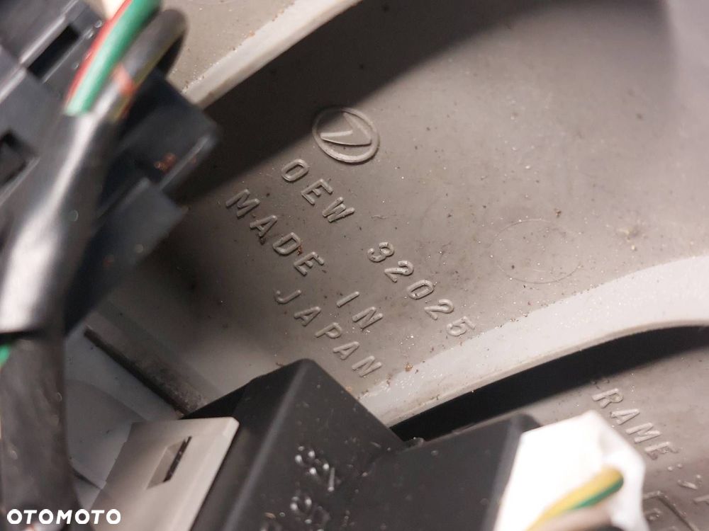 LAMPKA PODSUFITKI SUBARU FORESTER I - 6