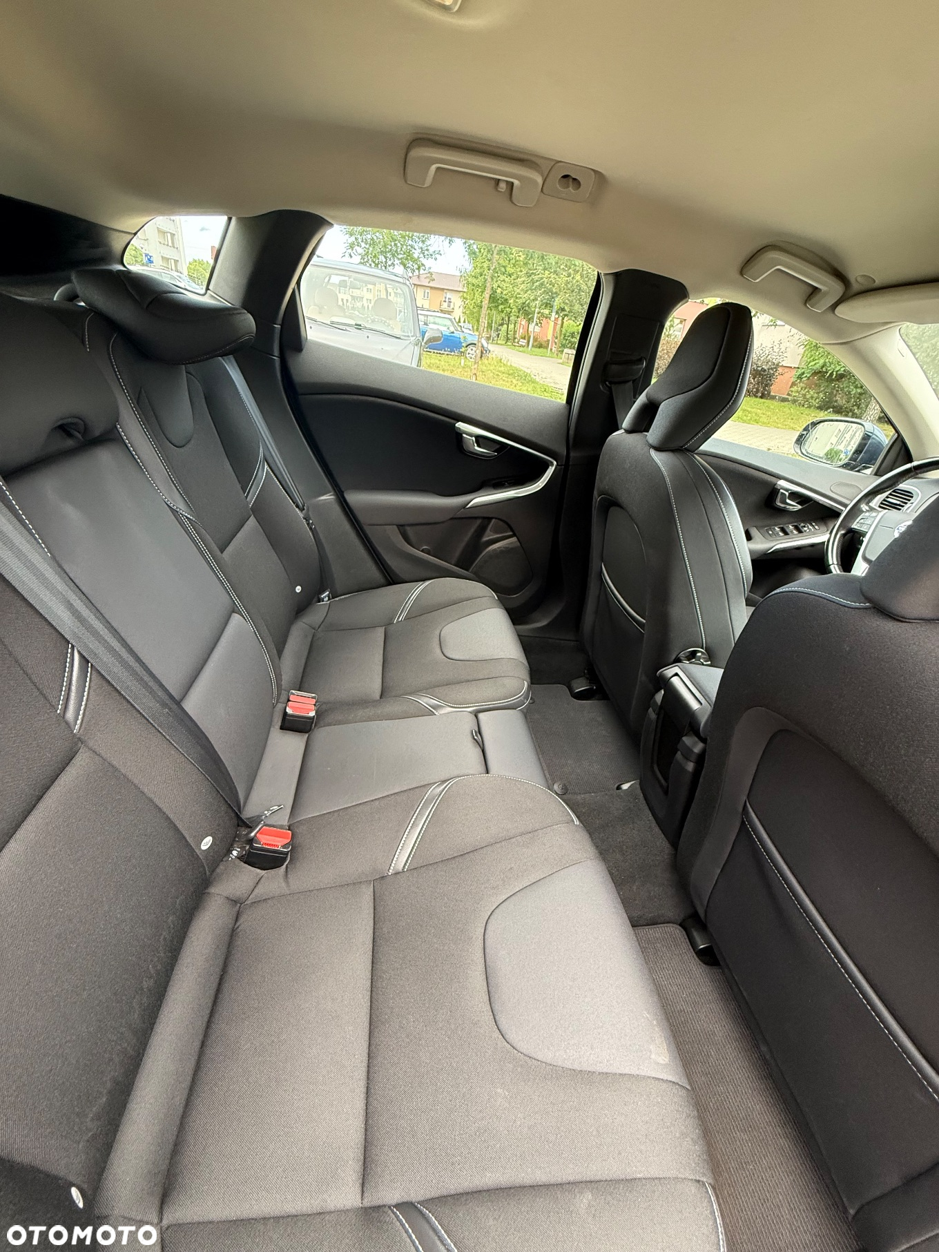 Volvo V40 D4 Momentum - 24
