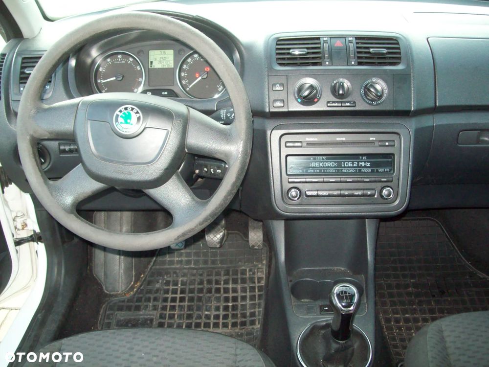 Skoda Roomster 1.4 16V Comfort - 9