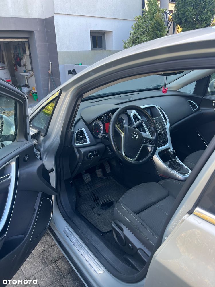 Opel Astra 1.6 T 111 - 11