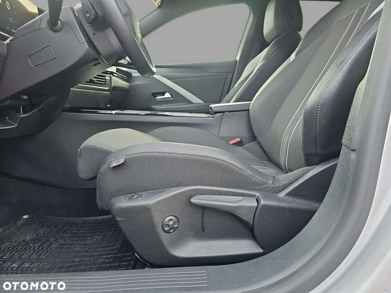 Opel Astra VI 1.2 T GS S&S - 11